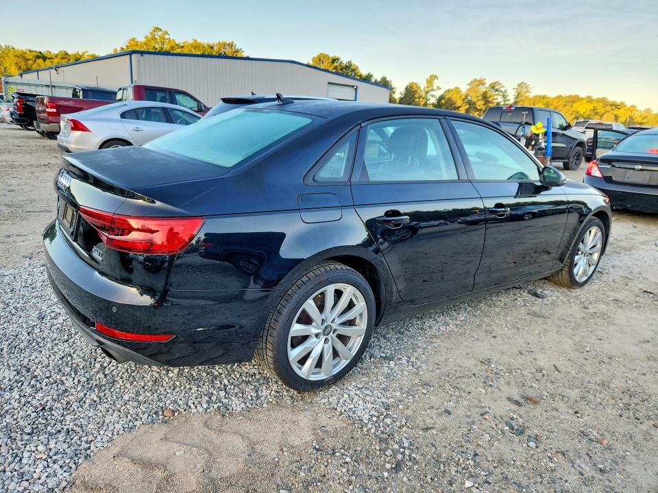 Продаж на аукціоні авто 2017 Audi A4, vin: WAUANAF49HN004856, номер лоту: 68575066