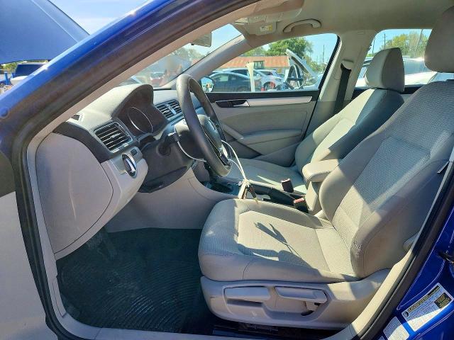 68836866 :رقم المزاد ، 1VWAS7A30GC050029 vin ، 2016 Volkswagen Passat مزاد بيع