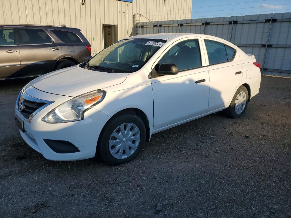 69787226 :رقم المزاد ، 3N1CN7AP7FL837829 vin ، 2015 Nissan Versa مزاد بيع