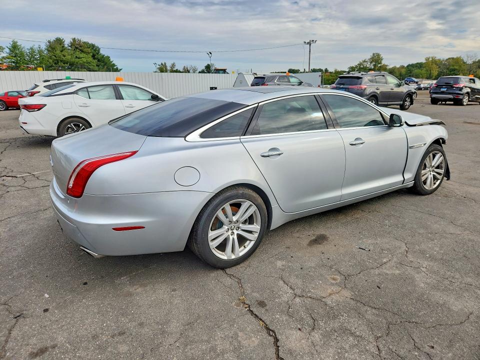 68500606 :رقم المزاد ، SAJWA2GB7BLV20757 vin ، 2011 Jaguar Xjl مزاد بيع