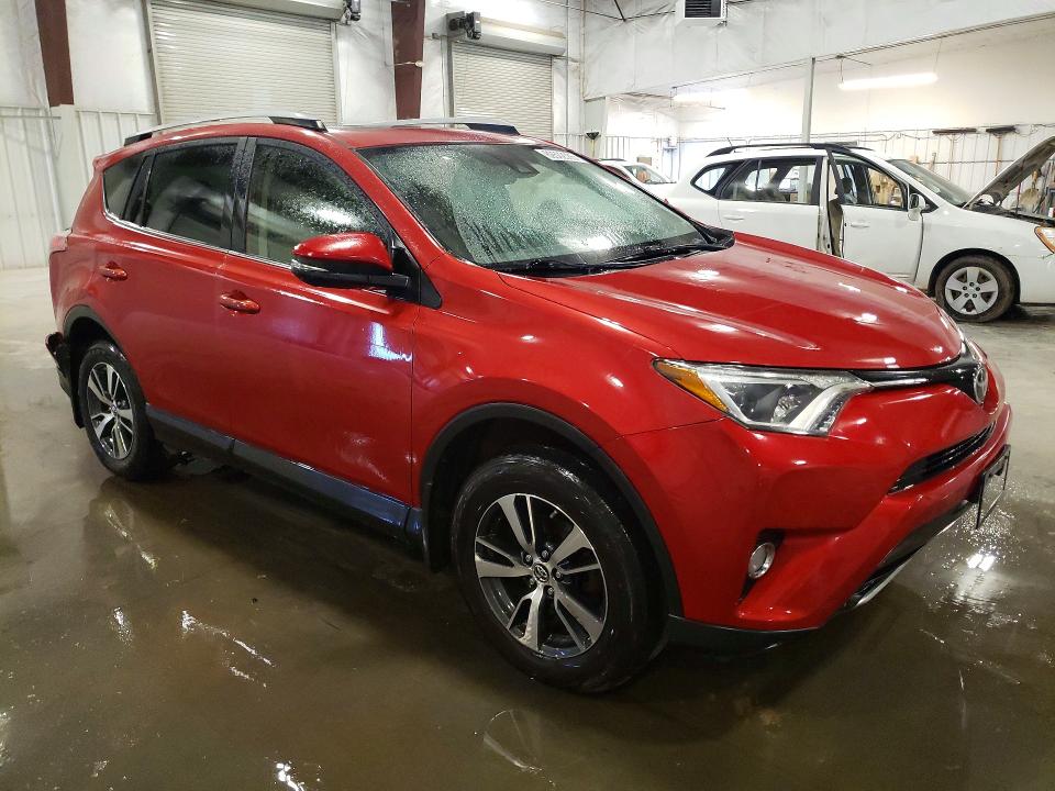 Продажа на аукционе авто 2017 Toyota Rav4, vin: JTMRFREV2HJ173801, номер лота: 69502366