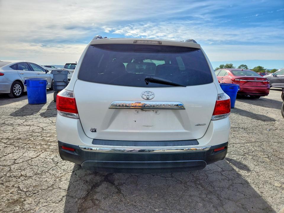 70334736 :رقم المزاد ، 5TDBK3EH5CS132076 vin ، 2012 Toyota Highlander مزاد بيع
