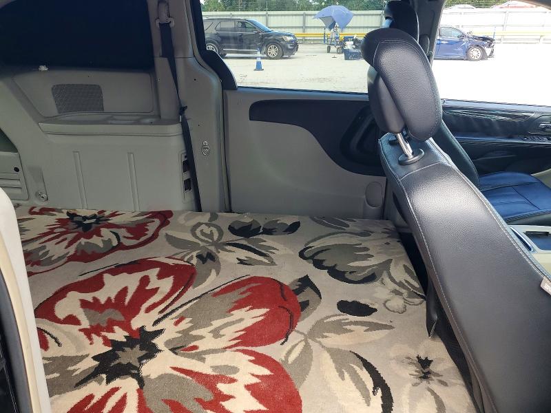 68501596 :رقم المزاد ، 2C4RC1BG1GR228927 vin ، 2016 Chrysler Town & Country مزاد بيع