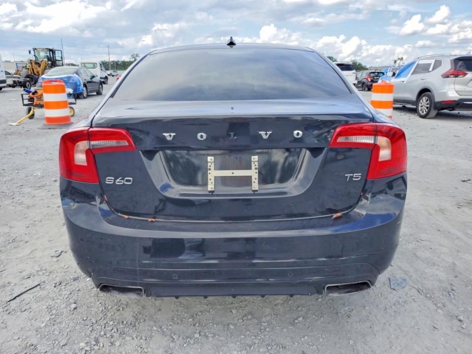 2018 Volvo S60 მანქანა იყიდება აუქციონზე, vin: LYV402HK8JB170596, აუქციონის ნომერი: 70048546