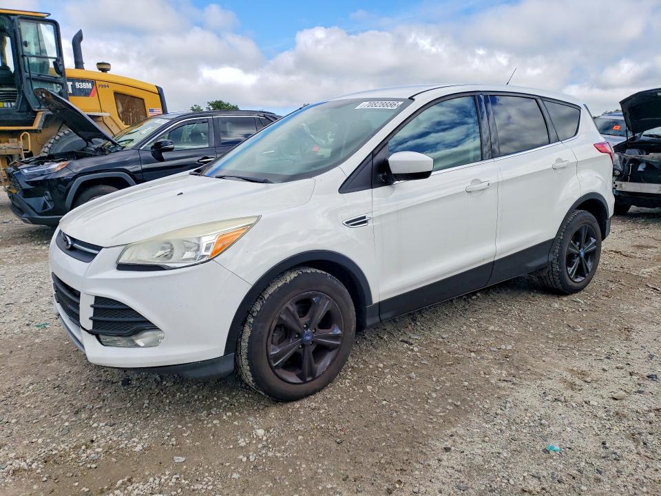 2014 Ford Escape მანქანა იყიდება აუქციონზე, vin: 1FMCU0GX3EUB85533, აუქციონის ნომერი: 70828886