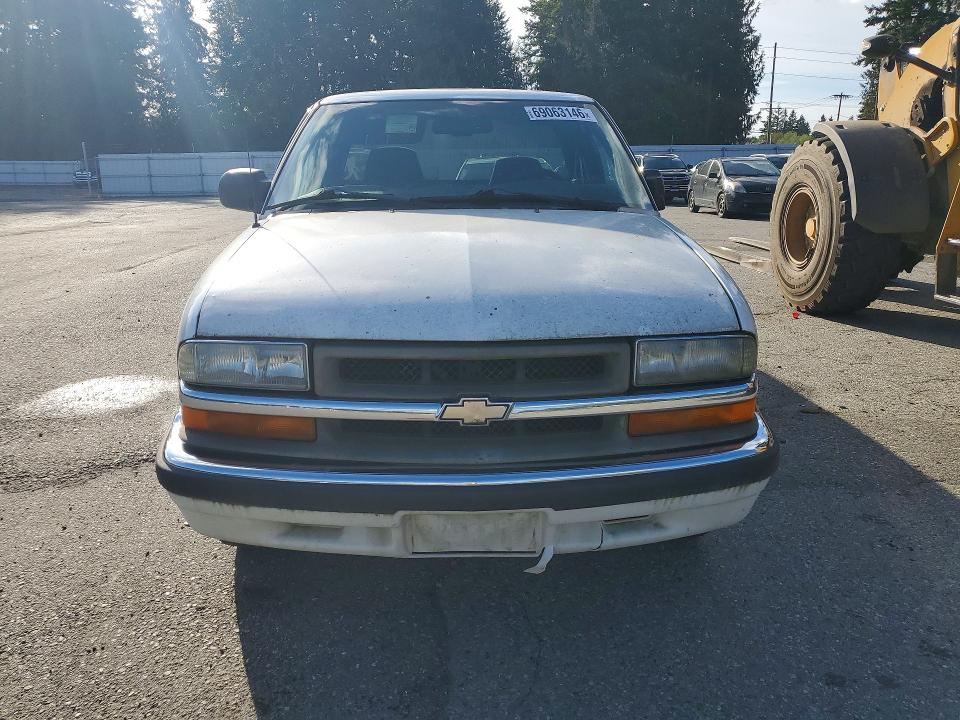 69063146 :رقم المزاد ، 1GCCS19W518126684 vin ، 2001 Chevrolet S Truck مزاد بيع