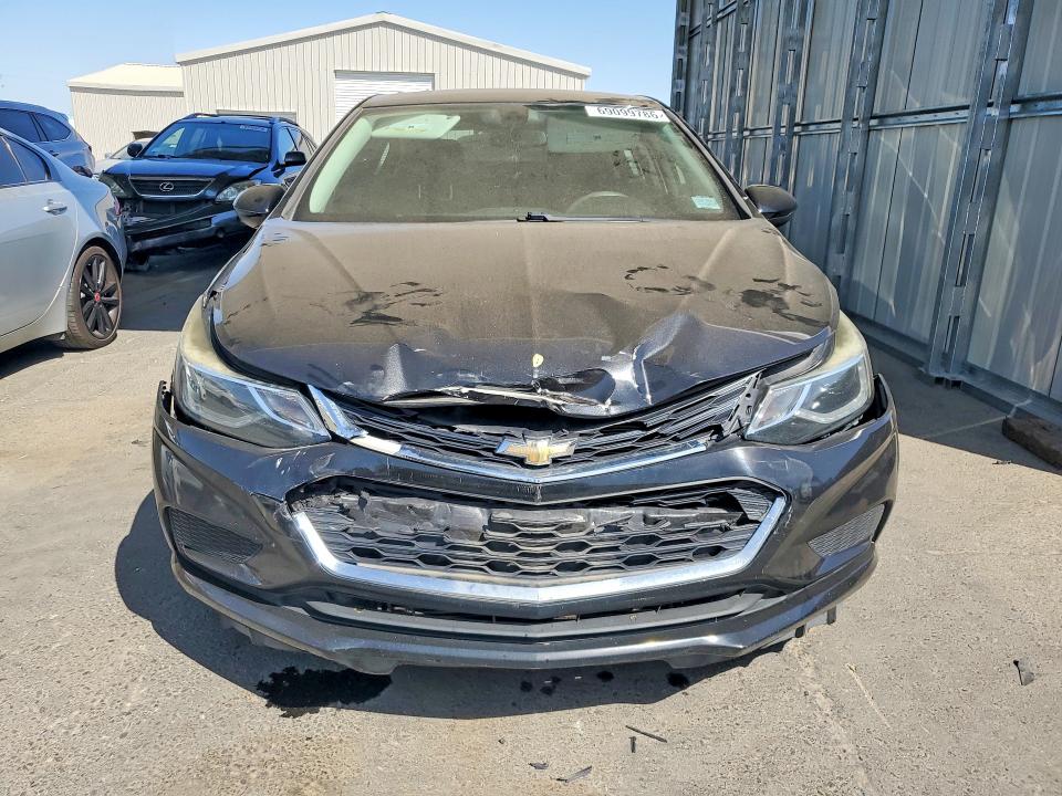 69099786 :رقم المزاد ، 1G1BE5SM2H7276876 vin ، 2017 Chevrolet Cruze مزاد بيع