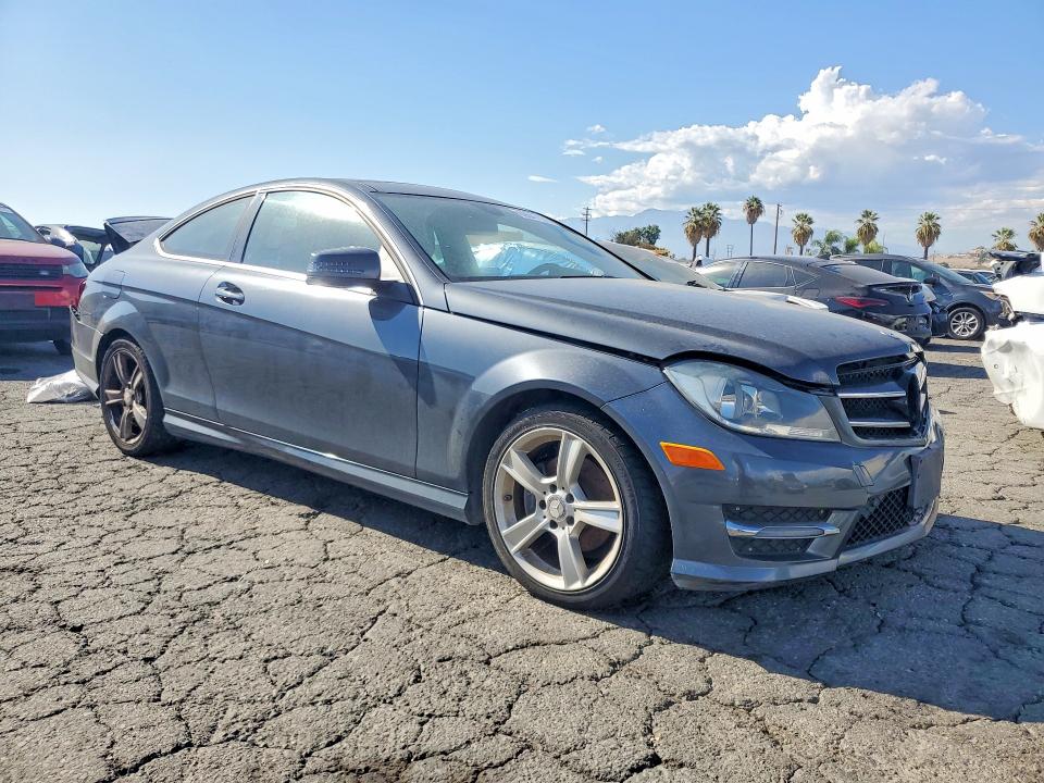 2014 Mercedes-benz C მანქანა იყიდება აუქციონზე, vin: WDDGJ4HB4EG171962, აუქციონის ნომერი: 69641136