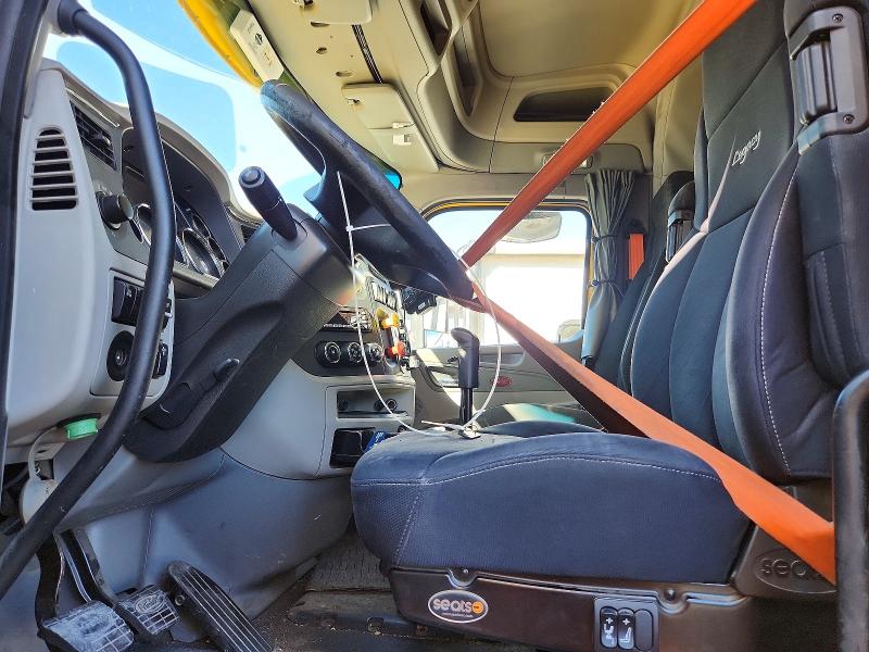 Продажа на аукционе авто 2013 Peterbilt 579, vin: 1XPBDP9XXKD495761, номер лота: 68702766