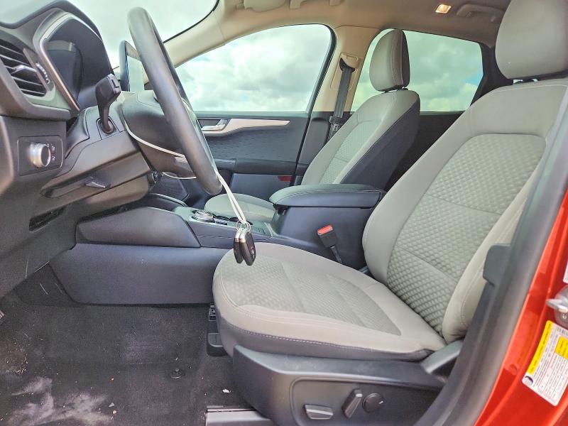 69568826 :رقم المزاد ، 1FMCU0G60LUB02063 vin ، 2020 Ford Escape مزاد بيع