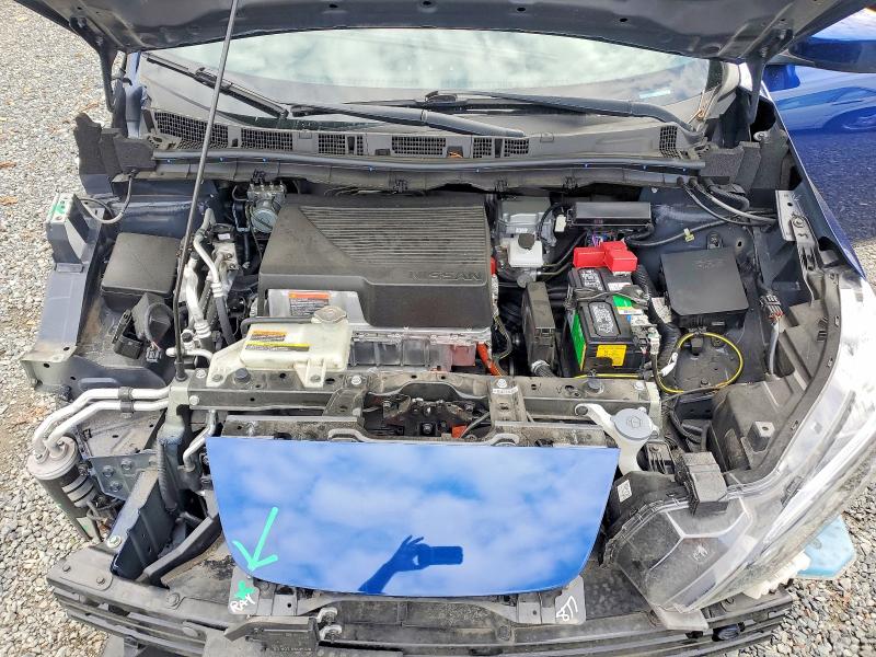 2022 Nissan Leaf მანქანა იყიდება აუქციონზე, vin: 1N4AZ1CV8NC555037, აუქციონის ნომერი: 70358526