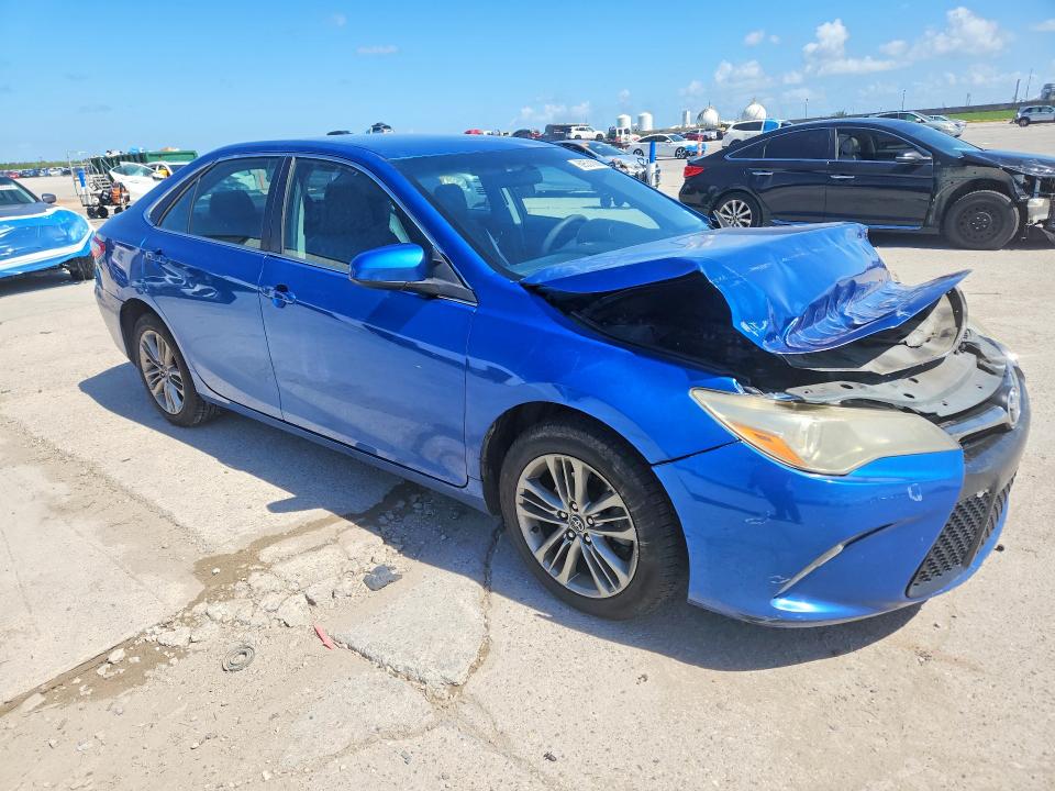 69531066 :رقم المزاد ، 4T1BF1FKXHU734540 vin ، 2017 Toyota Camry مزاد بيع