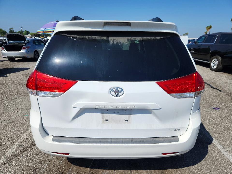 2013 Toyota Sienna მანქანა იყიდება აუქციონზე, vin: 5TDKK3DCXDS346584, აუქციონის ნომერი: 67939806