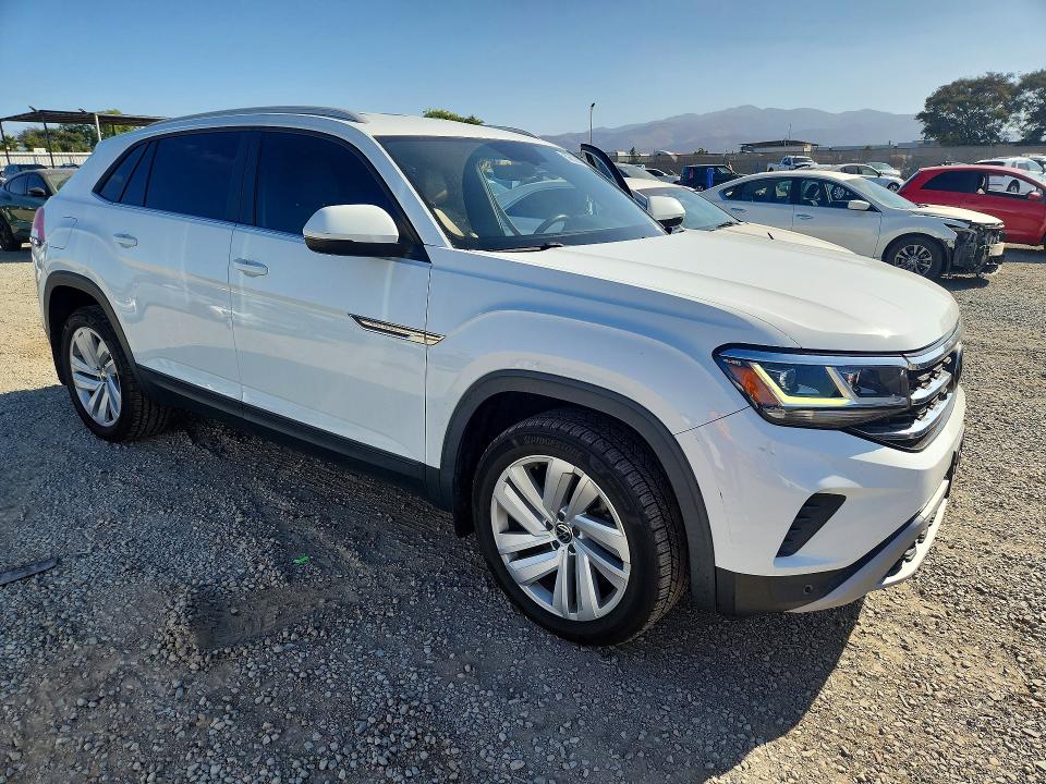 69622676 :رقم المزاد ، 1V21E2CA3LC221972 vin ، 2020 Volkswagen Atlas Cross Sport مزاد بيع