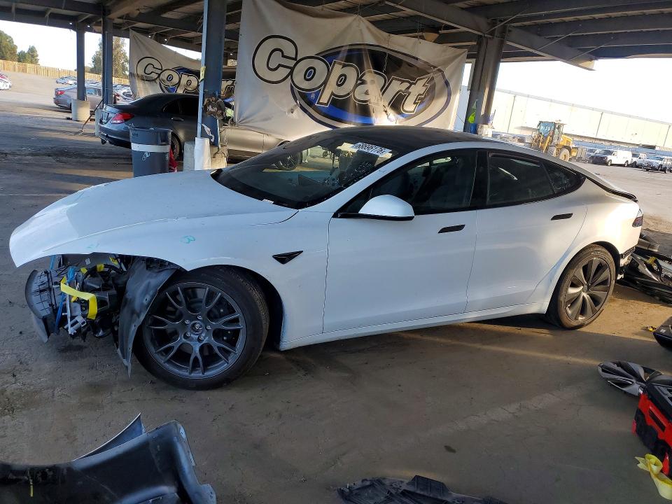 68696176 :رقم المزاد ، 5YJSA1E57RF543182 vin ، 2024 Tesla Model S مزاد بيع