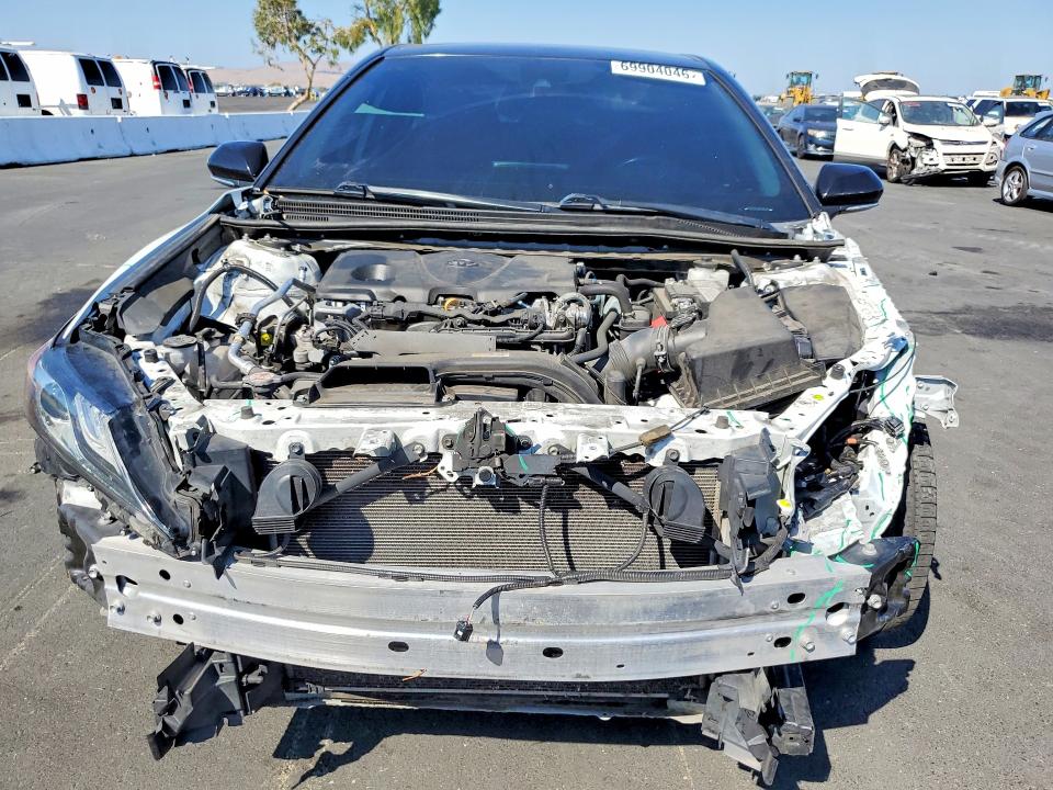 69904046 :رقم المزاد ، 4T1K61AK9MU470454 vin ، 2021 Toyota Camry مزاد بيع