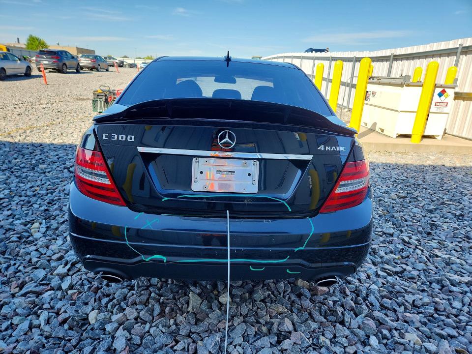 2012 Mercedes-benz C მანქანა იყიდება აუქციონზე, vin: WDDGF8BB1CR209036, აუქციონის ნომერი: 68042346