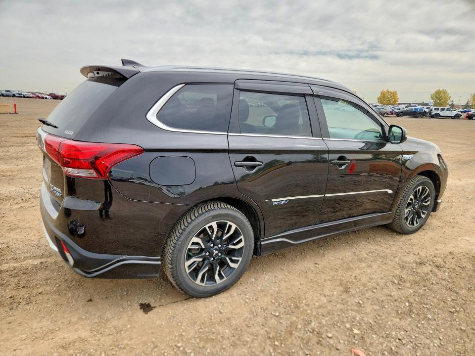 Продажа на аукционе авто 2018 Mitsubishi Outlander, vin: JA4J24A52JZ610957, номер лота: 69820806