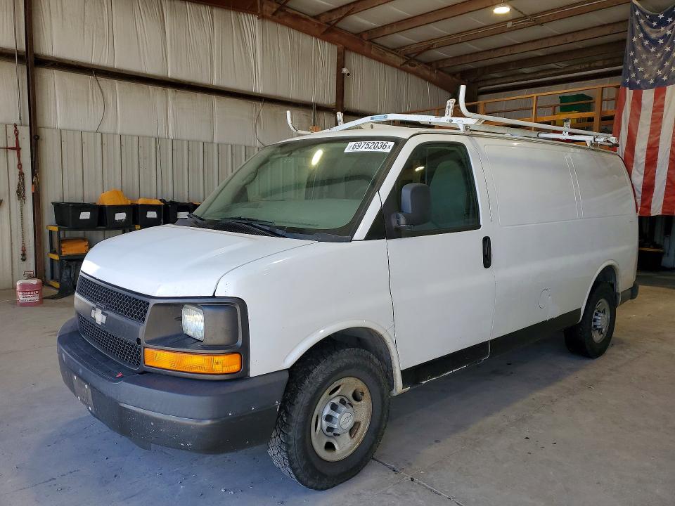 69752036 :رقم المزاد ، 1GCWGFCF8F1264353 vin ، 2015 Chevrolet Express G2500 مزاد بيع