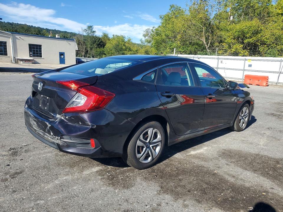 Продаж на аукціоні авто 2018 Honda Civic, vin: 2HGFC2F53JH560089, номер лоту: 70640396