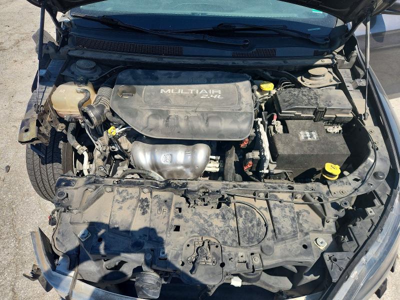 66752686 :رقم المزاد ، 1C3CCCAB8FN710141 vin ، 2015 Chrysler 200 مزاد بيع