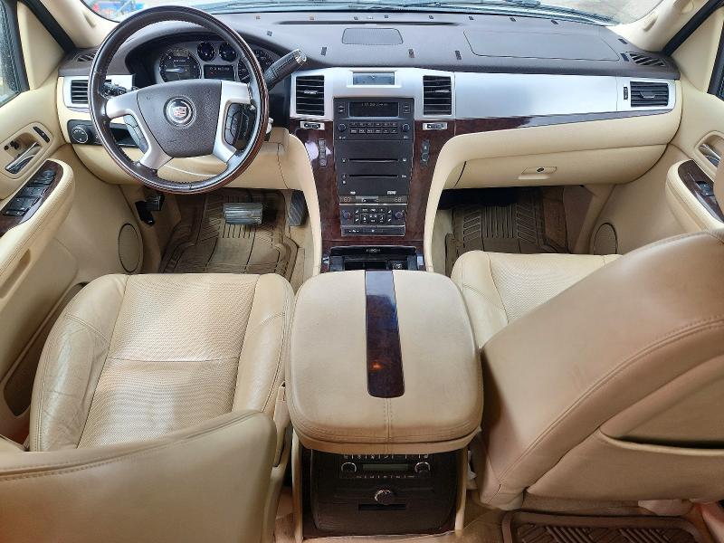 2008 Cadillac Escalade მანქანა იყიდება აუქციონზე, vin: 1GYFK63848R180531, აუქციონის ნომერი: 67208696
