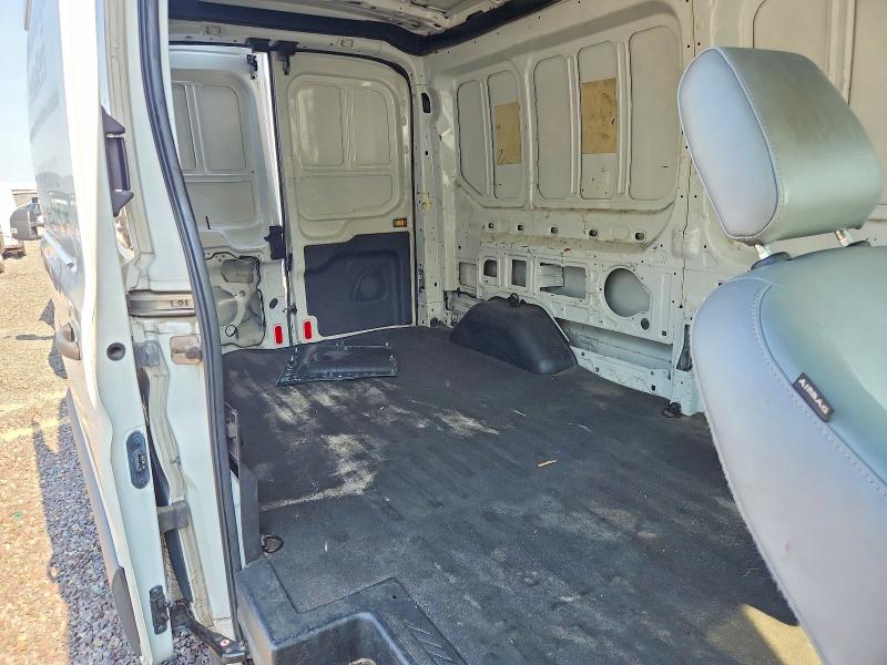 69332136 :رقم المزاد ، 1FTYR2CM1JKA51001 vin ، 2018 Ford Transit مزاد بيع