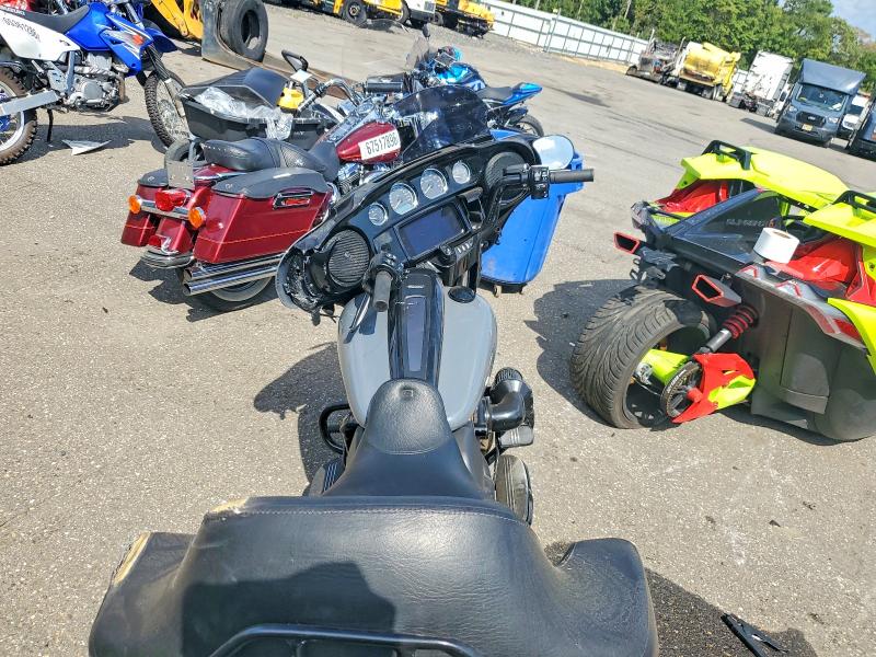 67824046 :رقم المزاد ، 1HD1ABL1XNB627106 vin ، 2022 Harley-davidson Flhxst مزاد بيع