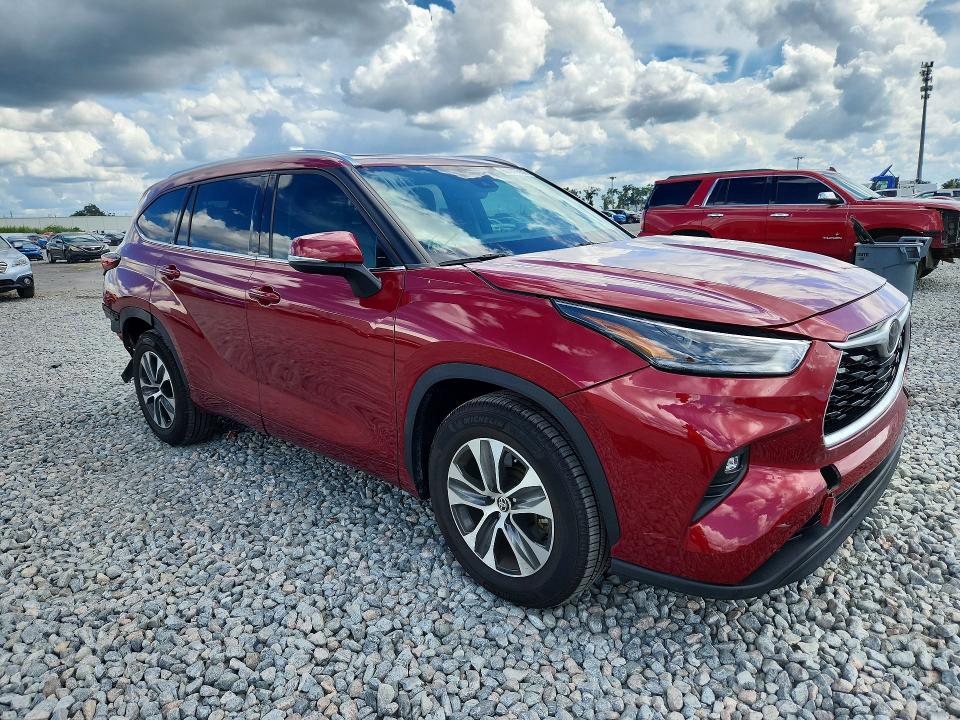 2021 Toyota Highlander მანქანა იყიდება აუქციონზე, vin: 5TDGZRAH7MS524438, აუქციონის ნომერი: 69877056