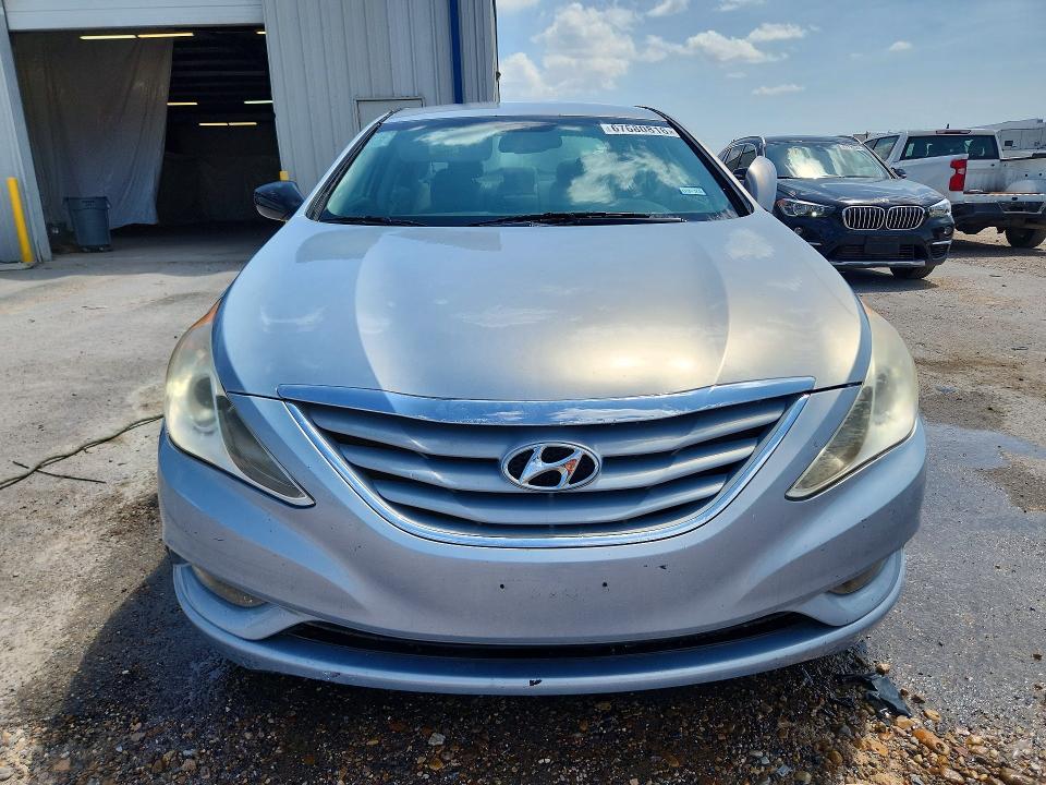 67680816 :رقم المزاد ، 5NPEB4AC8DH591798 vin ، 2013 Hyundai Sonata مزاد بيع