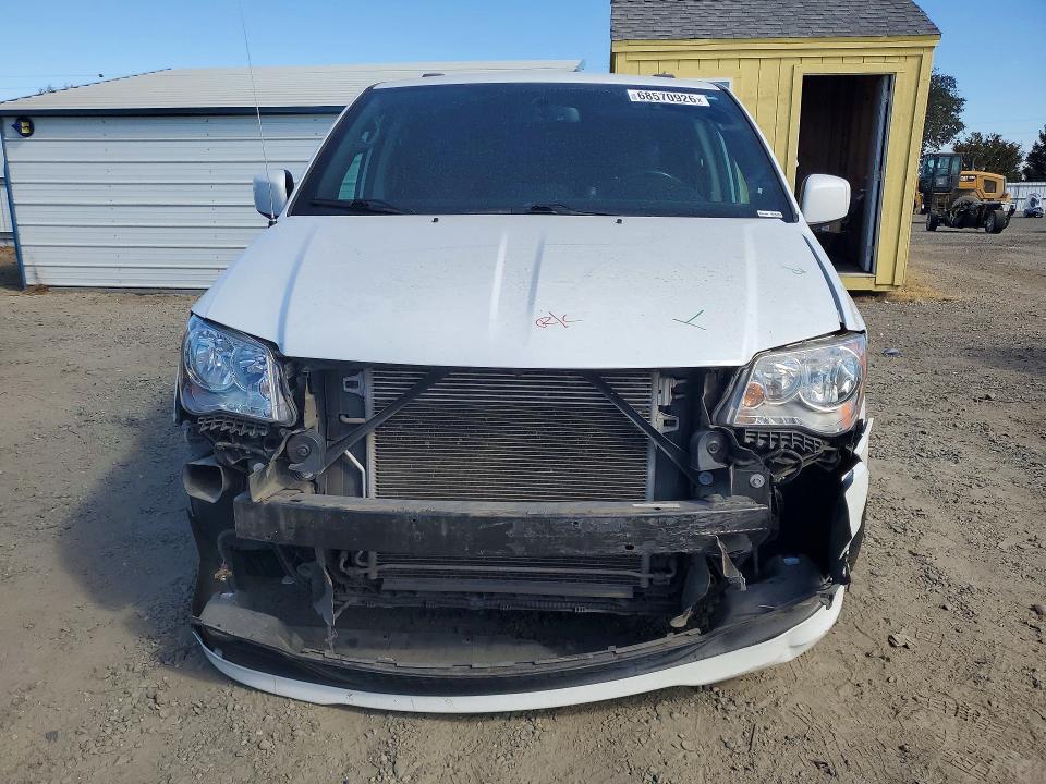 68570926 :رقم المزاد ، 2C4RDGCG2JR240218 vin ، 2018 Dodge Grand Caravan مزاد بيع