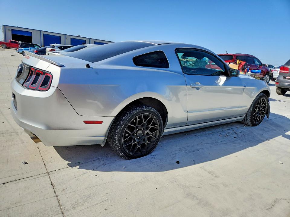 2014 Ford Mustang მანქანა იყიდება აუქციონზე, vin: 1ZVBP8AM9E5271649, აუქციონის ნომერი: 69365146