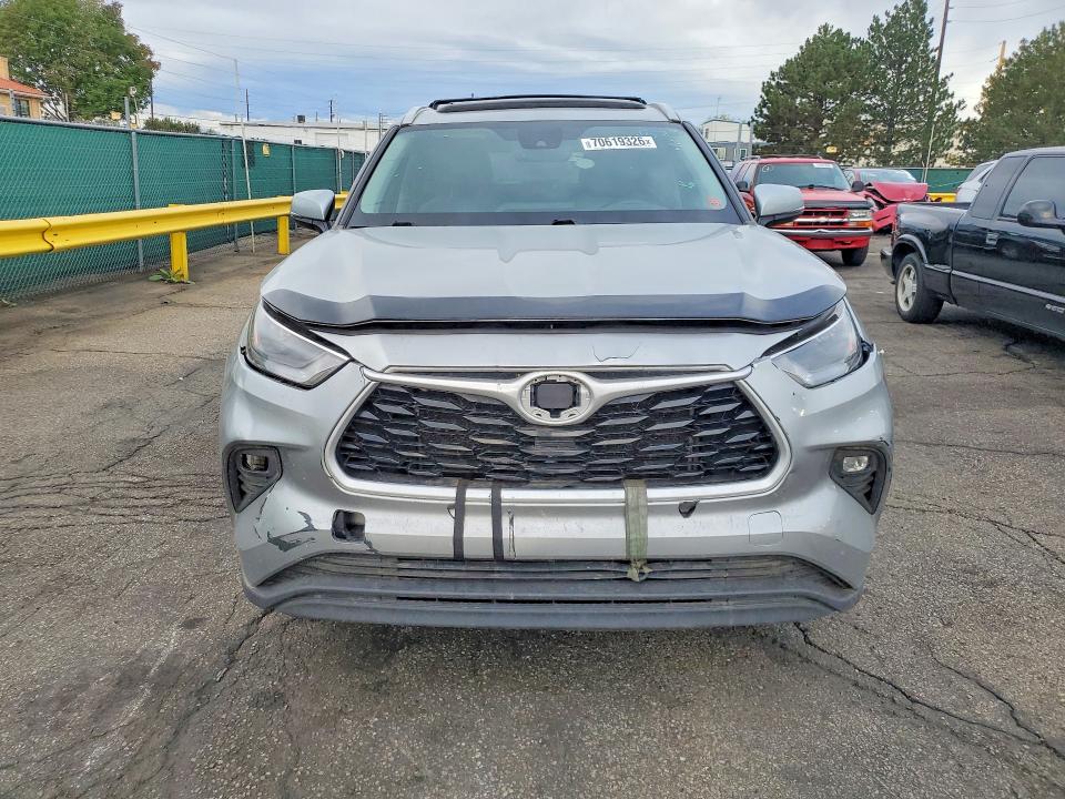 70619326 :رقم المزاد ، 5TDKDRAH2PS522917 vin ، 2023 Toyota Highlander مزاد بيع