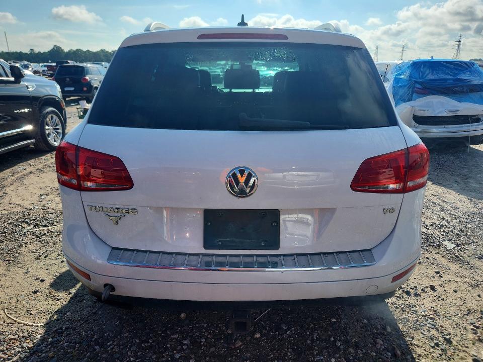 68050166 :رقم المزاد ، WVGEF9BP2CD008936 vin ، 2012 Volkswagen Touareg مزاد بيع