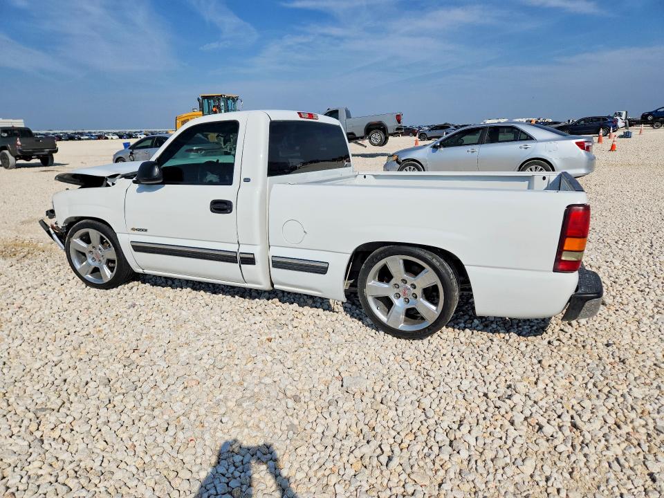 Продаж на аукціоні авто 2000 Chevrolet Silverado, vin: 1GCEC14W3YZ181538, номер лоту: 70060866