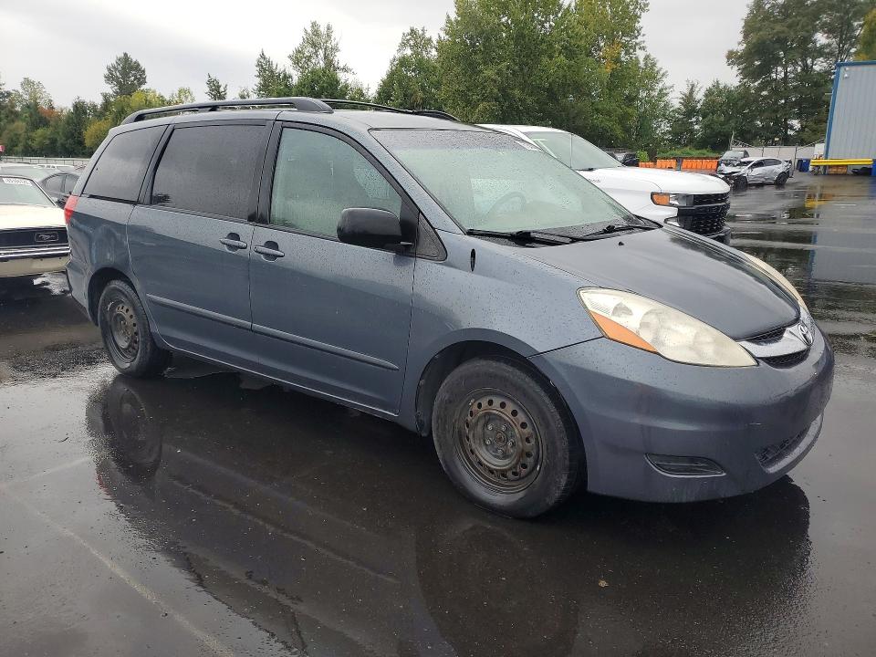 Продажа на аукционе авто 2010 Toyota Sienna, vin: 5TDKK4CC9AS305950, номер лота: 67341466