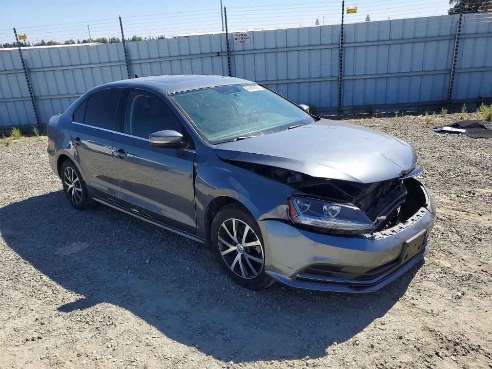 69096506 :رقم المزاد ، 3VWDB7AJ6JM227541 vin ، 2018 Volkswagen Jetta مزاد بيع