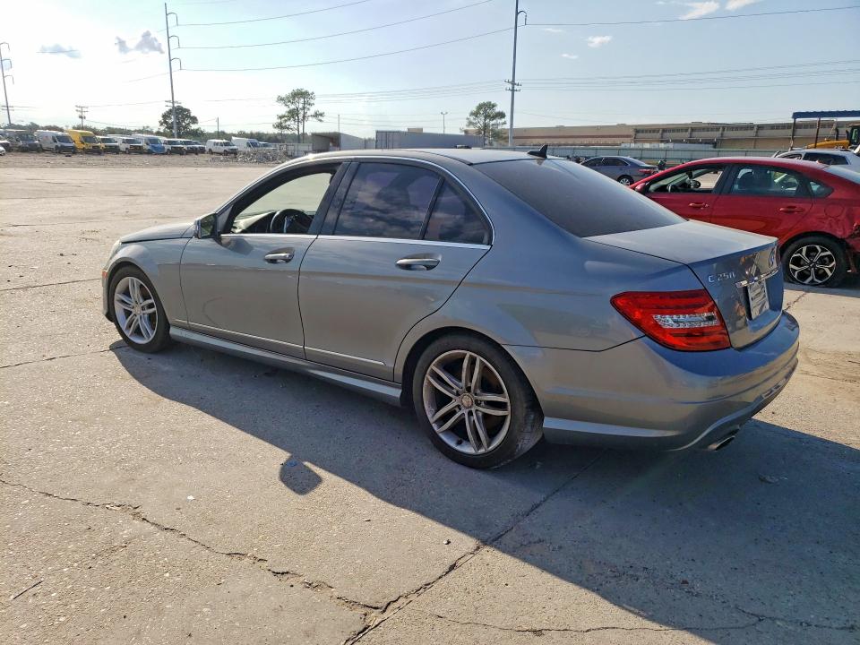 2012 Mercedes-benz C მანქანა იყიდება აუქციონზე, vin: WDDGF4HB9CA621977, აუქციონის ნომერი: 70892066