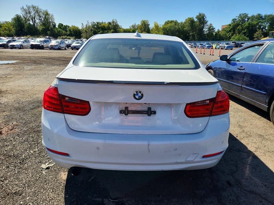 66945836 :رقم المزاد ، WBA3C3G58ENS71970 vin ، 2014 Bmw 320 مزاد بيع