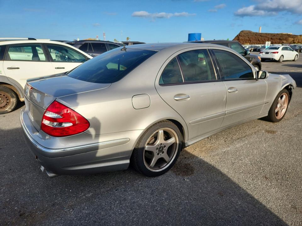 70329996 :رقم المزاد ، WDBUF65J95A664172 vin ، 2005 Mercedes-benz E مزاد بيع