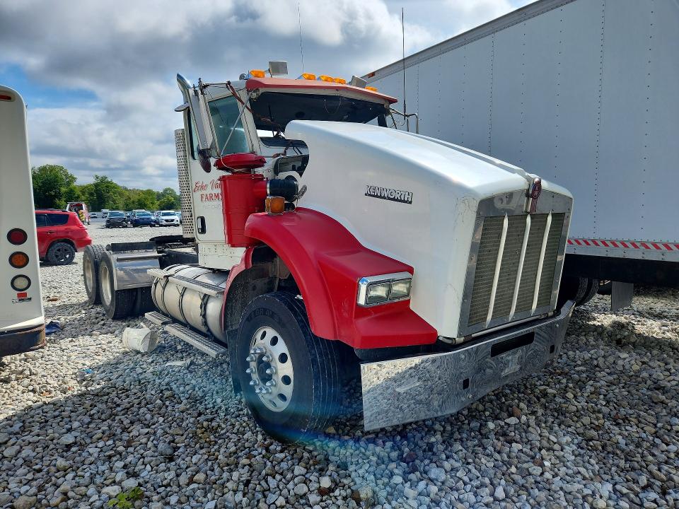 Продажа на аукционе авто 2006 Kenworth Construction, vin: 1XKDDB9X16R118147, номер лота: 68252086