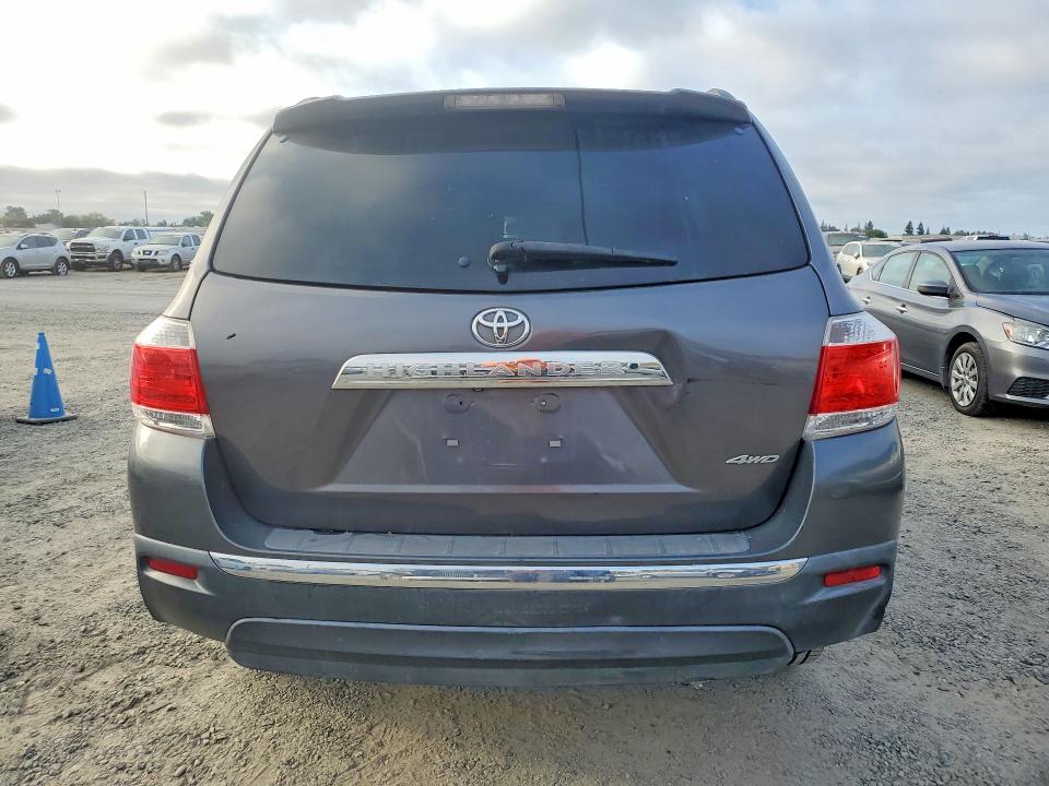 2012 Toyota Highlander მანქანა იყიდება აუქციონზე, vin: 5TDBK3EH8CS165217, აუქციონის ნომერი: 69041506