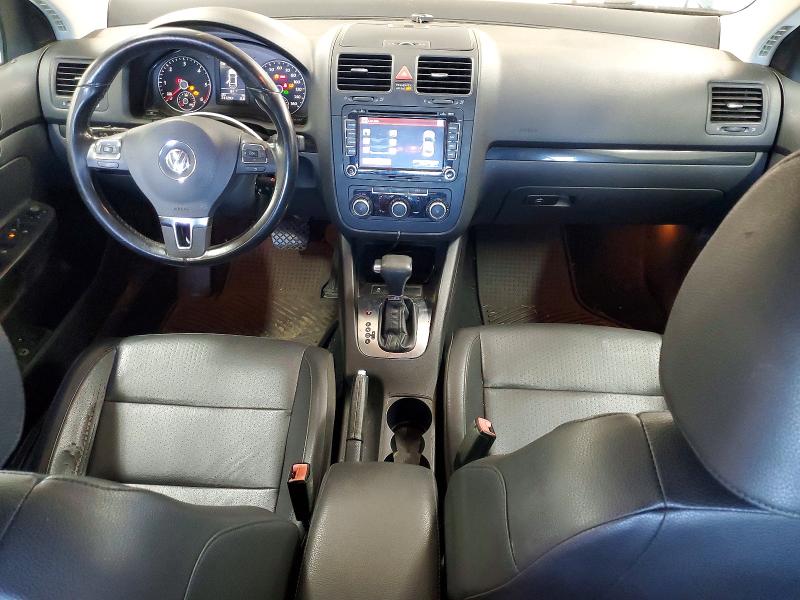 2010 Volkswagen Jetta მანქანა იყიდება აუქციონზე, vin: 3VWAL8AJ8AM130542, აუქციონის ნომერი: 68431846