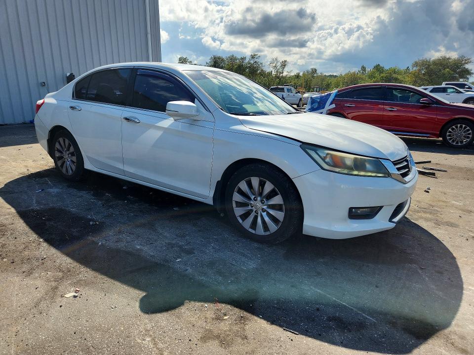 71235966 :رقم المزاد ، 1HGCR3F85FA015311 vin ، 2015 Honda Accord مزاد بيع