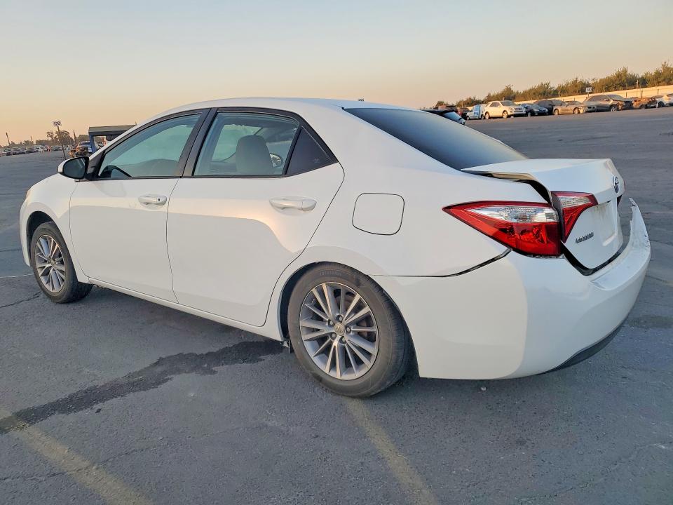 70218006 :رقم المزاد ، 5YFBURHE9FP278640 vin ، 2015 Toyota Corolla مزاد بيع