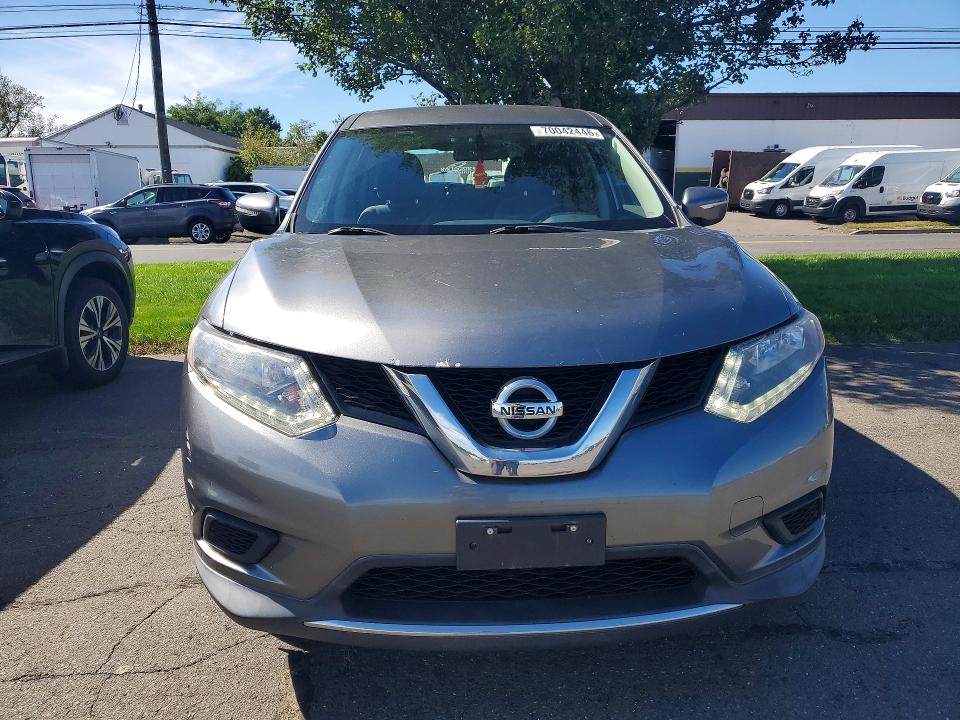 70042446 :رقم المزاد ، KNMAT2MV0FP588432 vin ، 2015 Nissan Rogue مزاد بيع
