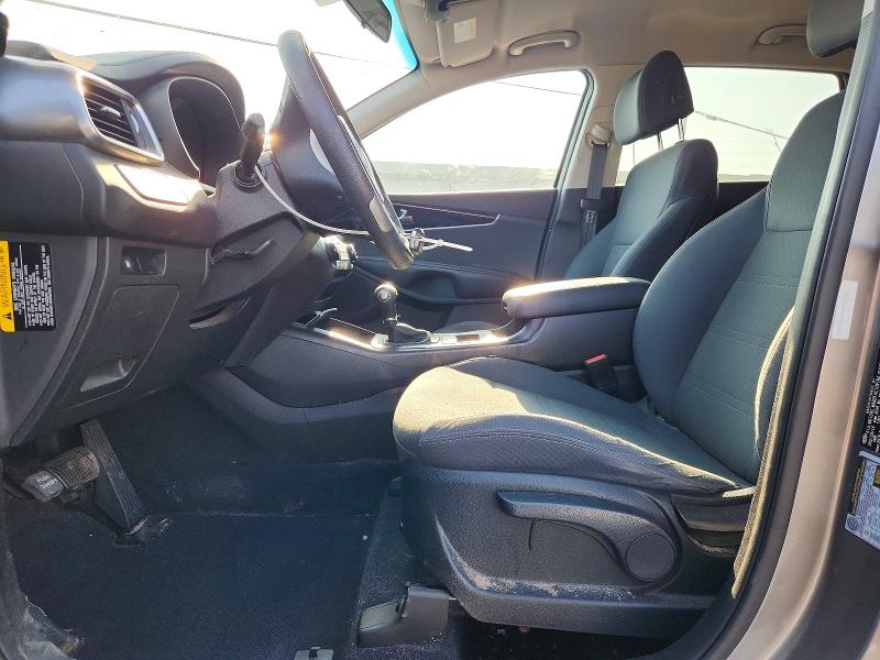 69041026 :رقم المزاد ، 5XYPG4A33HG246850 vin ، 2017 Kia Sorento مزاد بيع