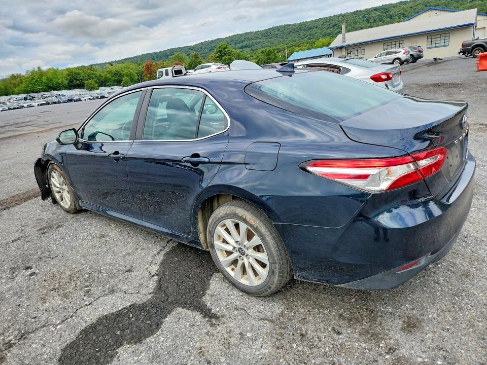 69681146 :رقم المزاد ، 4T1C11BK2LU013260 vin ، 2020 Toyota Camry مزاد بيع