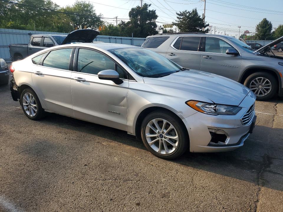 Продажа на аукционе авто 2019 Ford Fusion, vin: 3FA6P0LUXKR119736, номер лота: 67891436