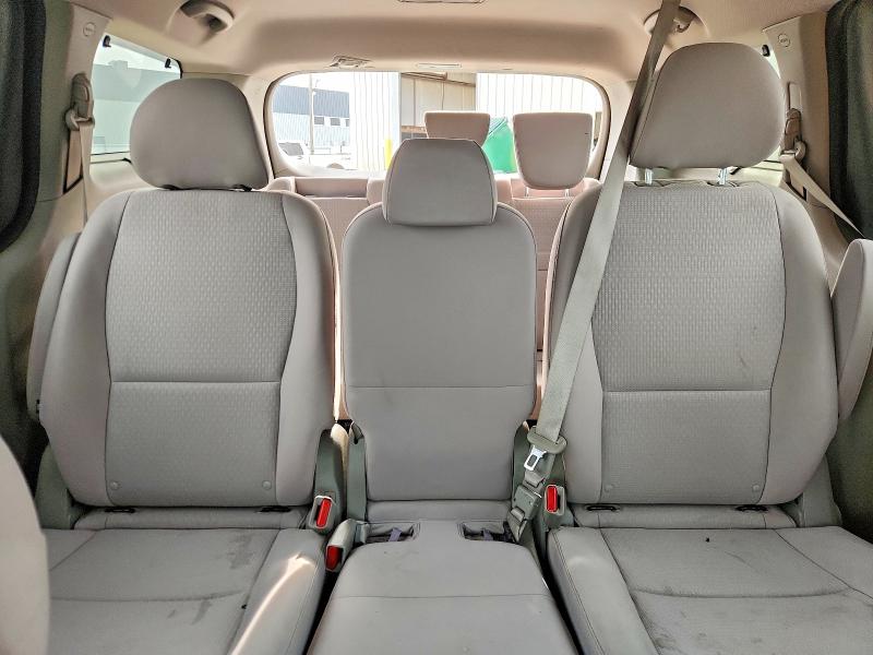 70137556 :رقم المزاد ، KNDMB5C18H6258739 vin ، 2017 Kia Sedona مزاد بيع